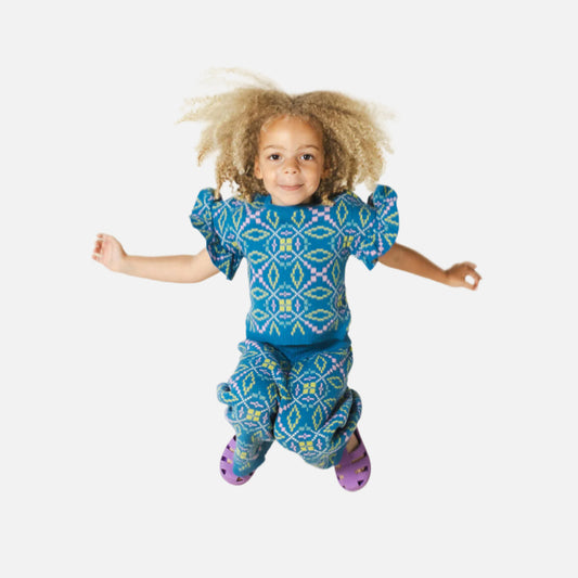 galbenus_bumbac_in_organic_pantaloni_bluza_volane_copi